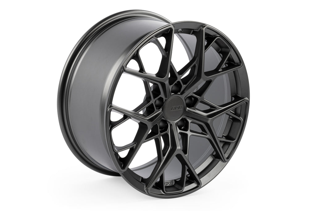 APR A02 Flow Formed 18x8.5